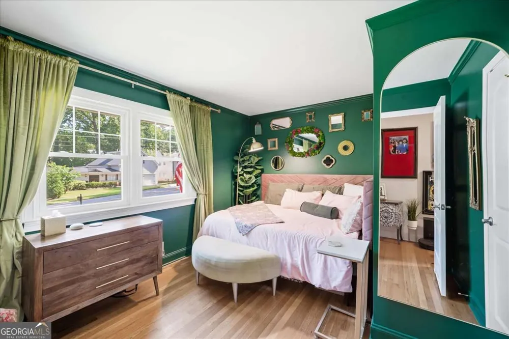 31 W Belle Isle RD Sandy Springs, GA 30342