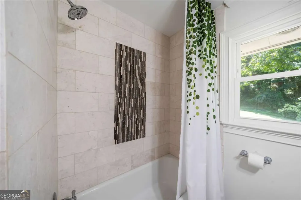 31 W Belle Isle RD Sandy Springs, GA 30342