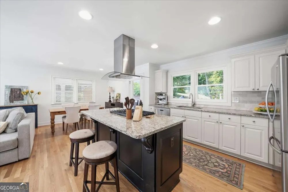 31 W Belle Isle RD Sandy Springs, GA 30342