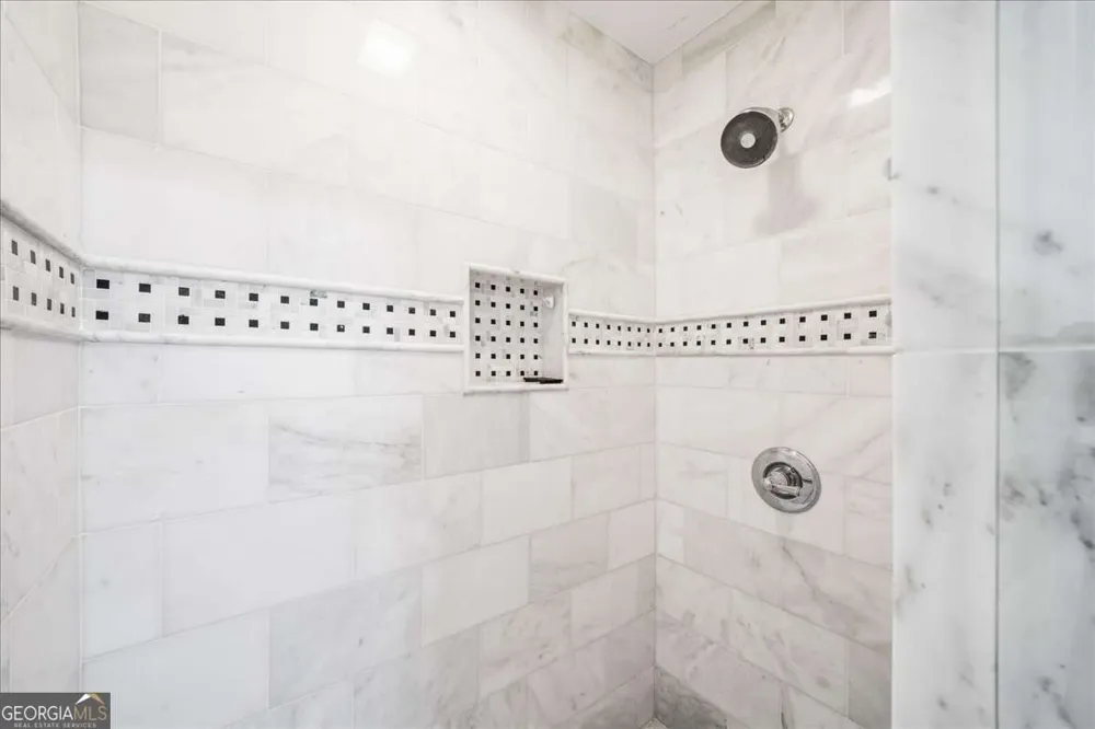 31 W Belle Isle RD Sandy Springs, GA 30342