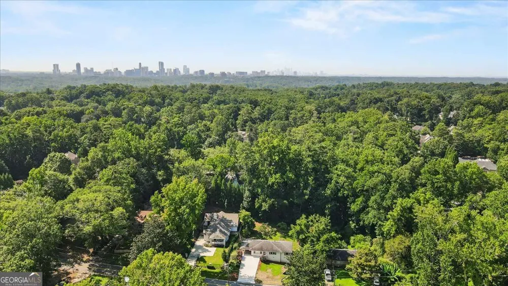 31 W Belle Isle RD Sandy Springs, GA 30342