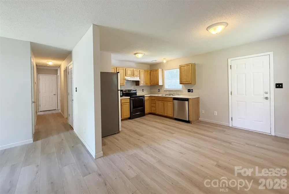 527 E Carpenter Street Dallas, NC 28034