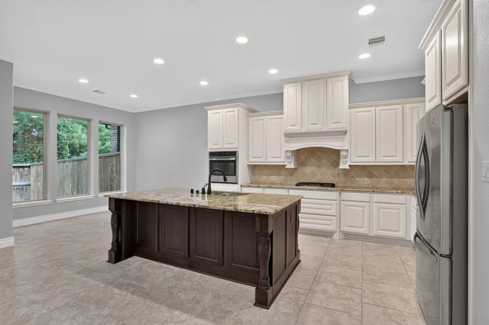 27 Daffodil Meadow Place Tomball, TX 77375