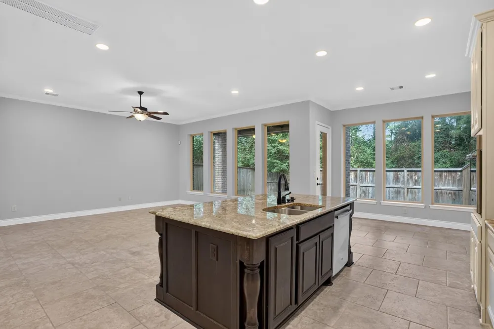 27 Daffodil Meadow Place Tomball, TX 77375