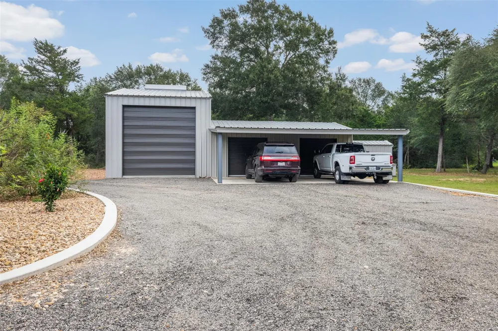 1187 Cummins Creek Road New Ulm, TX 78950