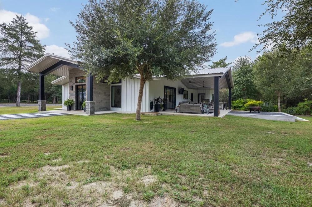1187 Cummins Creek Road New Ulm, TX 78950