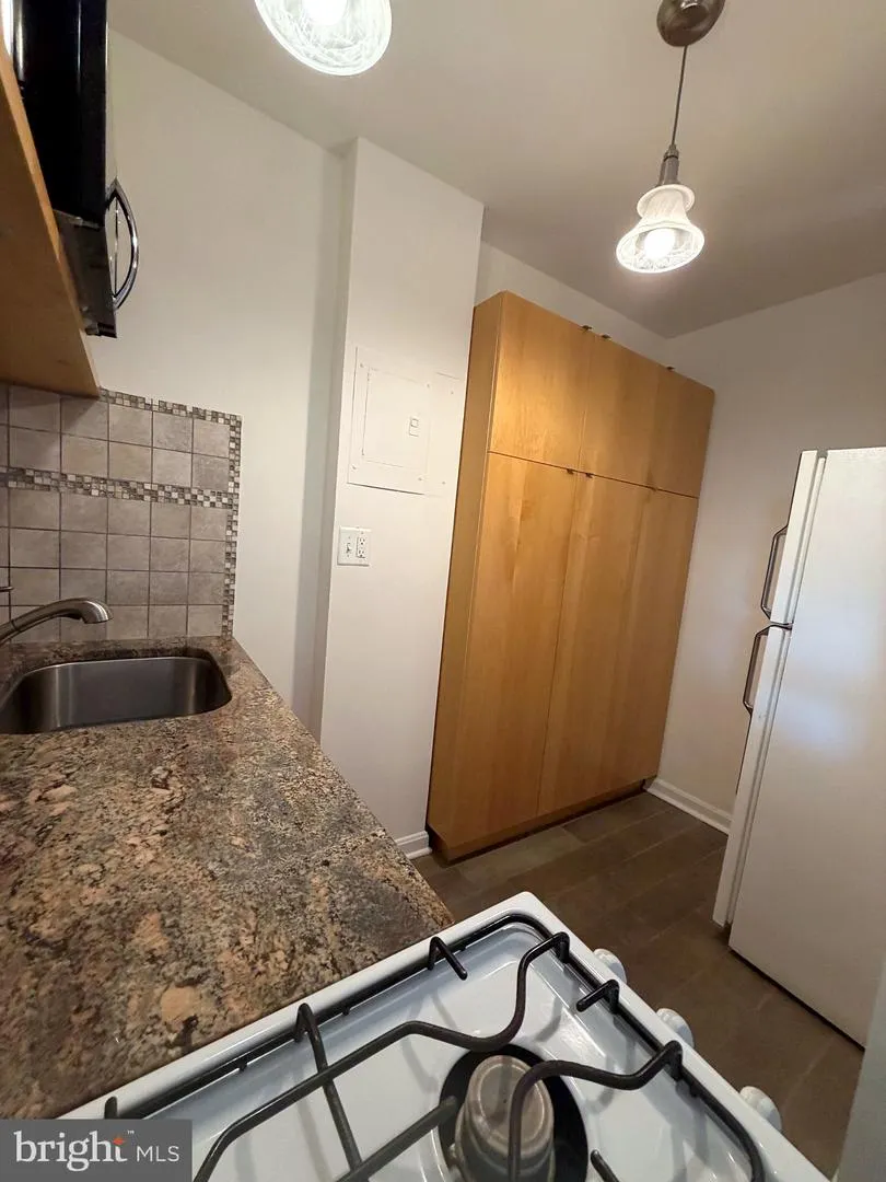 1021 ARLINGTON BOULEVARD #905 Arlington, VA 22209