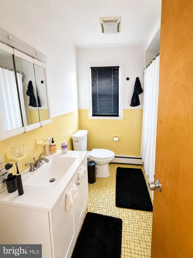 52 VALLEY ST Newark, NJ 07106