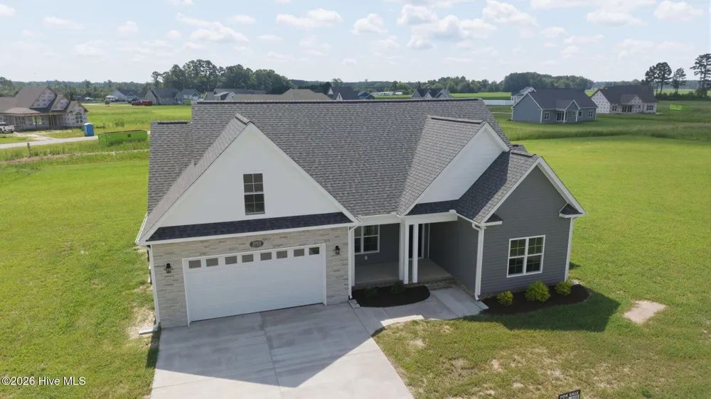 2753 Whitaker Glen Drive Farmville, NC 27828