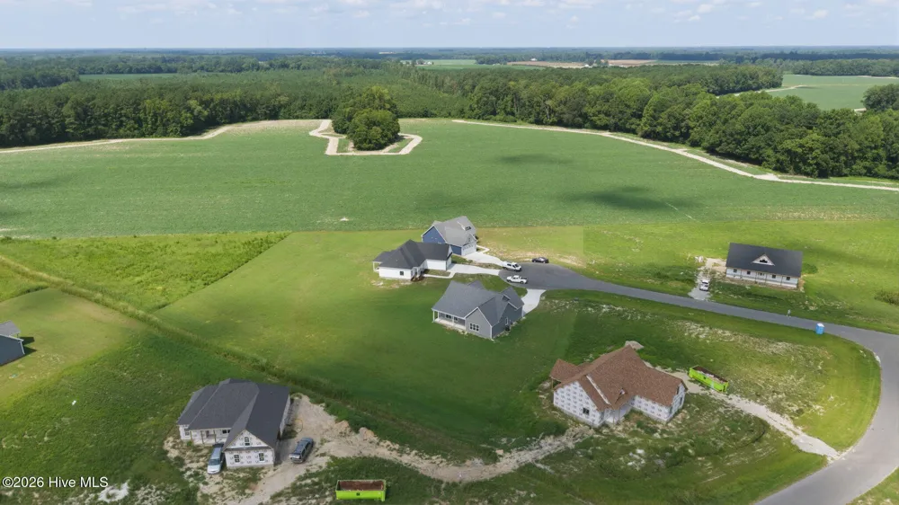 2753 Whitaker Glen Drive Farmville, NC 27828