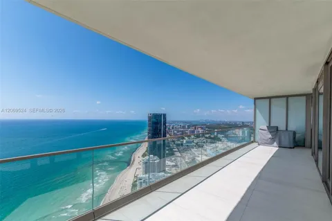 18975 Collins Ave #5403