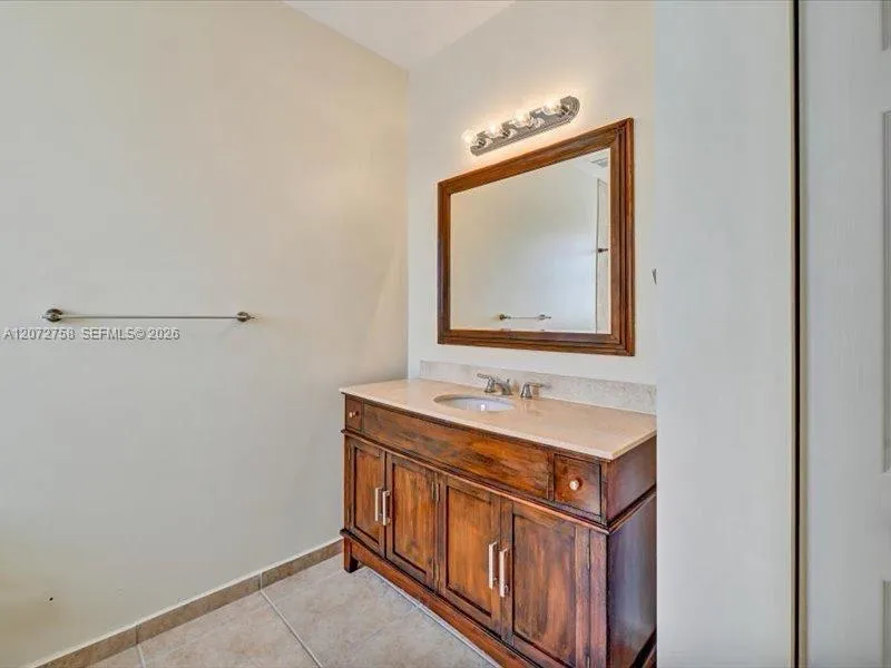 7490 NW 115th Ct Doral, FL 33178