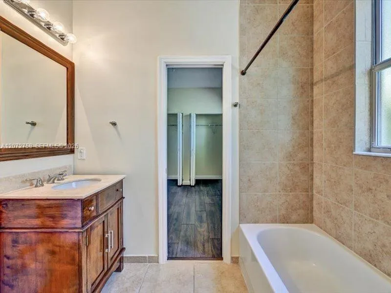 7490 NW 115th Ct Doral, FL 33178