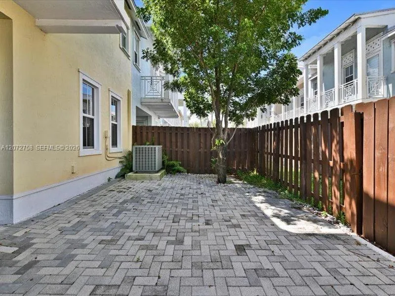 7490 NW 115th Ct Doral, FL 33178