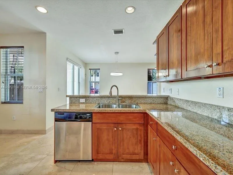 7490 NW 115th Ct Doral, FL 33178