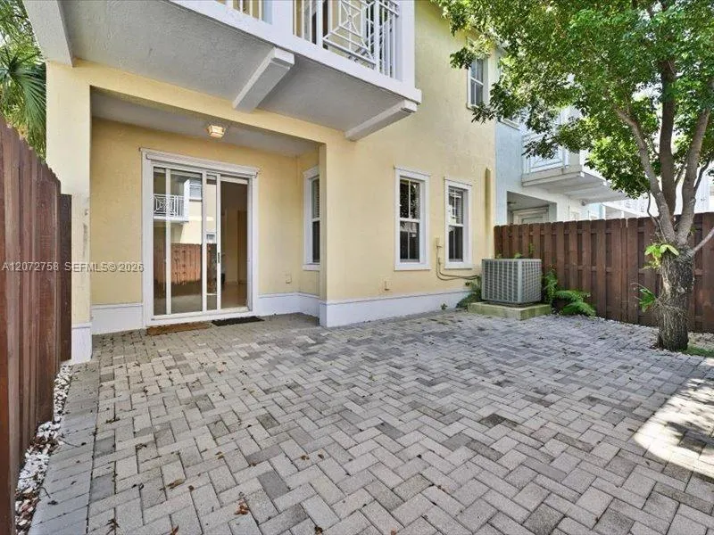 7490 NW 115th Ct Doral, FL 33178