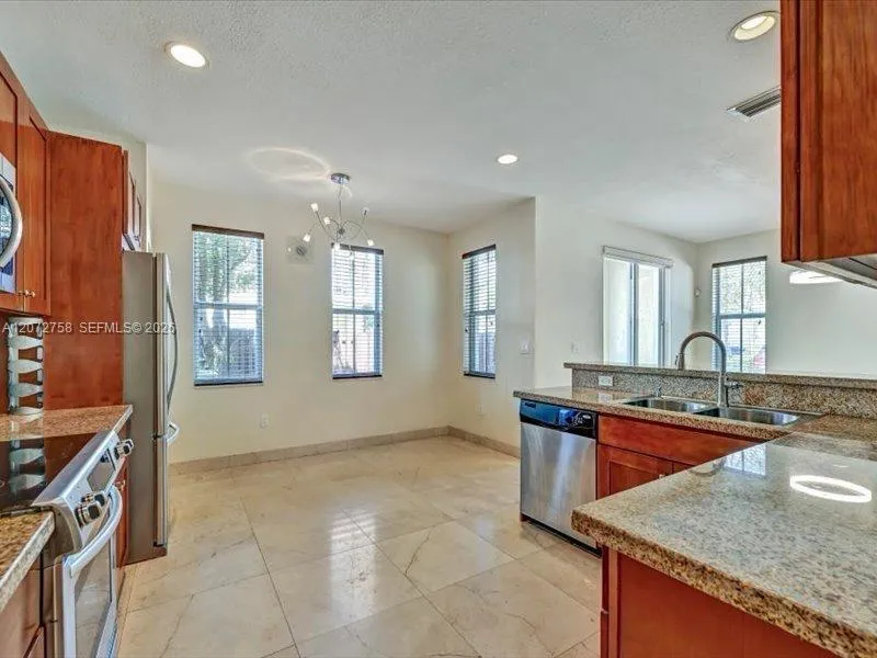 7490 NW 115th Ct Doral, FL 33178