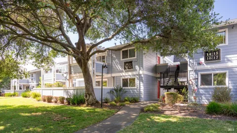225 Burt Street ##10