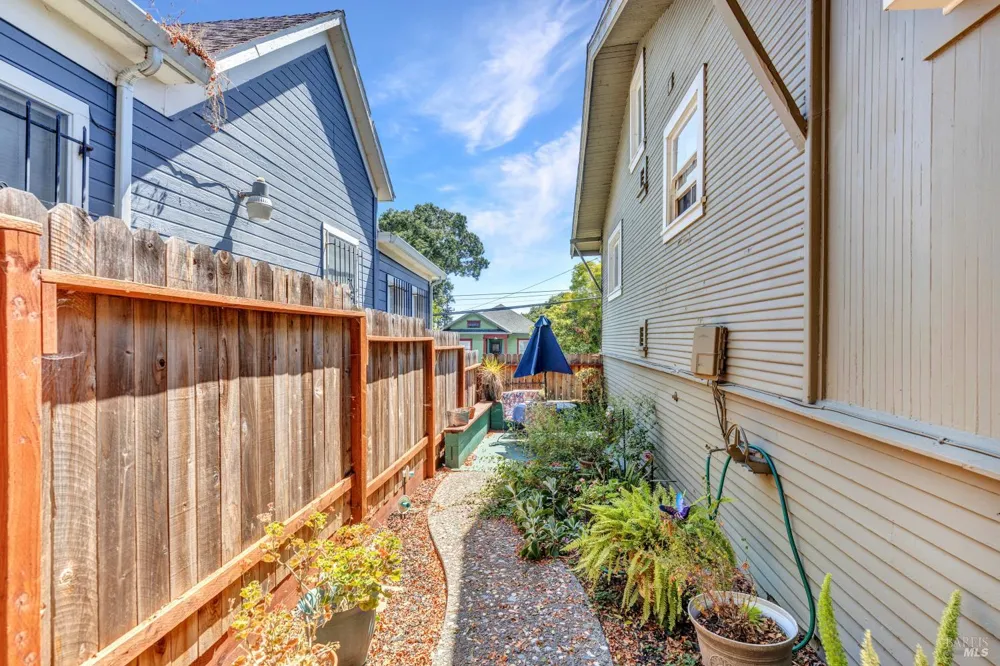 807 El Dorado Street Vallejo, CA 94590