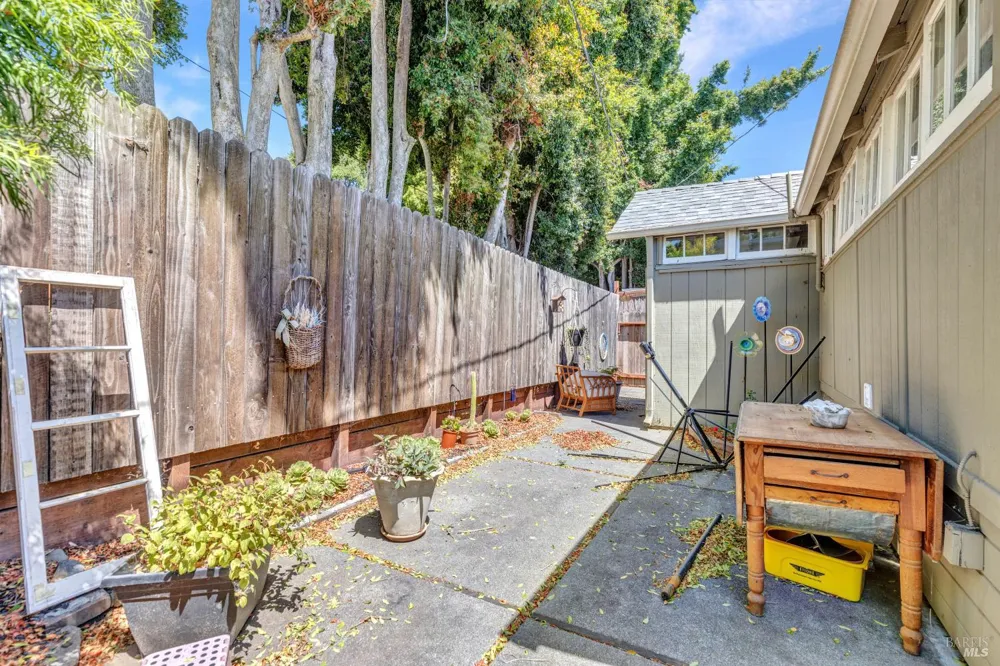 807 El Dorado Street Vallejo, CA 94590