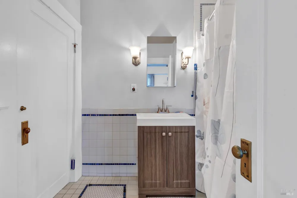 807 El Dorado Street Vallejo, CA 94590