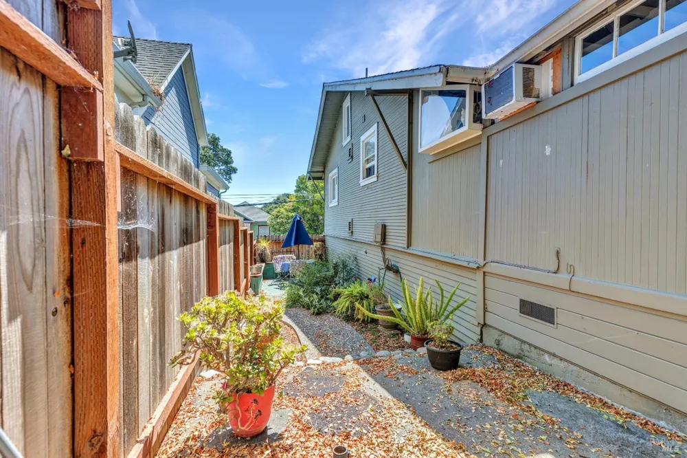 807 El Dorado Street Vallejo, CA 94590