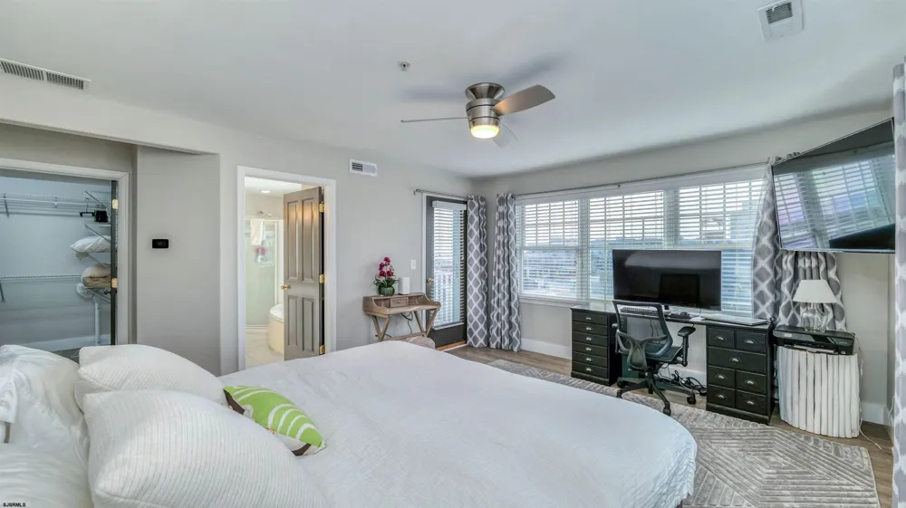 9100 Atlantic Ave Margate, NJ 08402