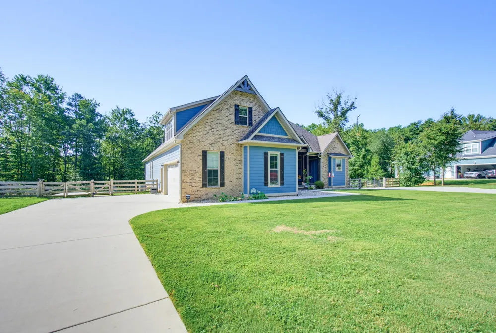 11964 Armstrong Road Soddy Daisy, TN 37379