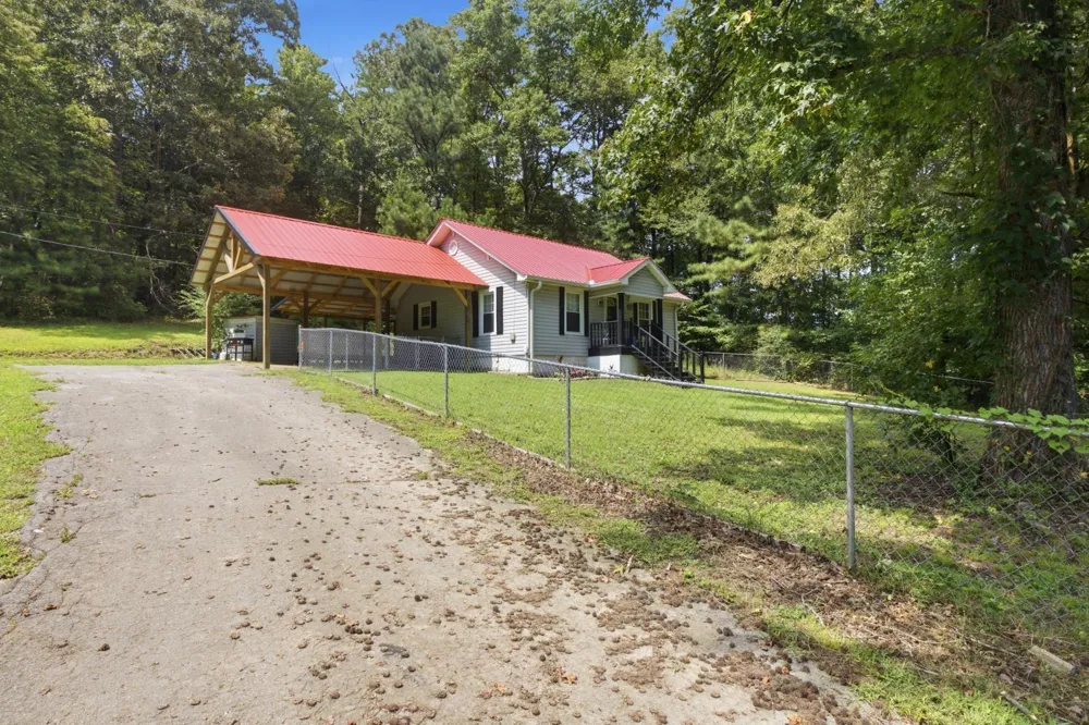 2112 Halls Valley Road Trion, GA 30753