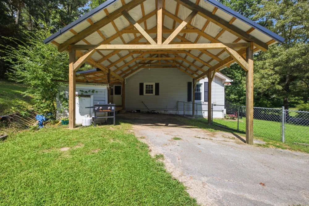 2112 Halls Valley Road Trion, GA 30753