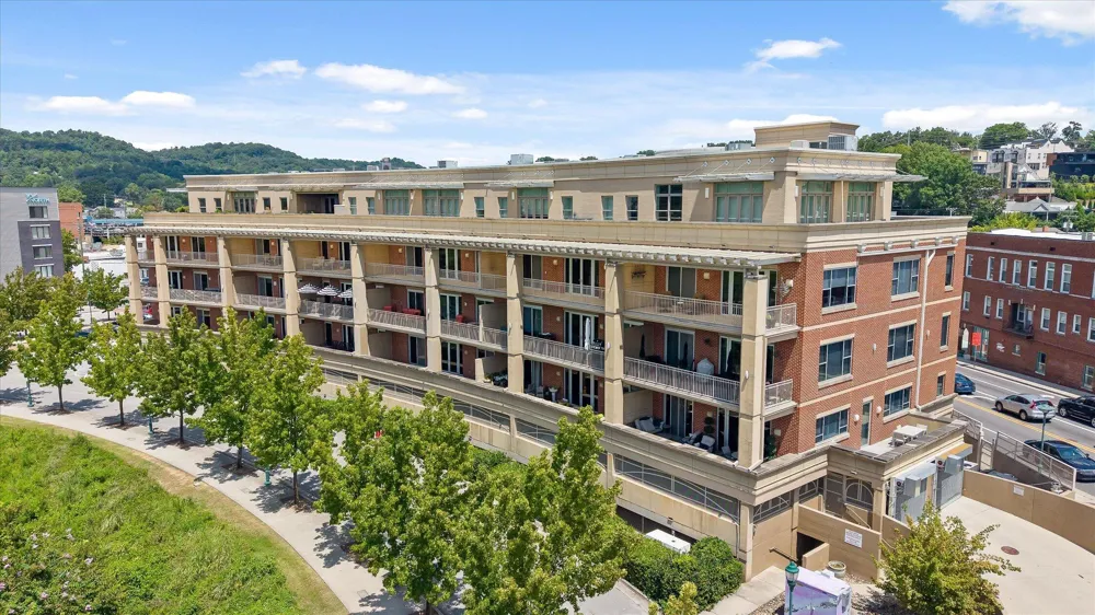 4 Cherokee Boulevard Chattanooga, TN 37405