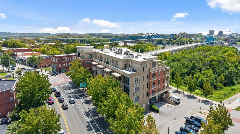 4 Cherokee Boulevard Chattanooga, TN 37405
