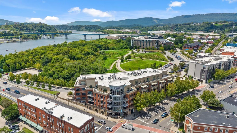 4 Cherokee Boulevard Chattanooga, TN 37405