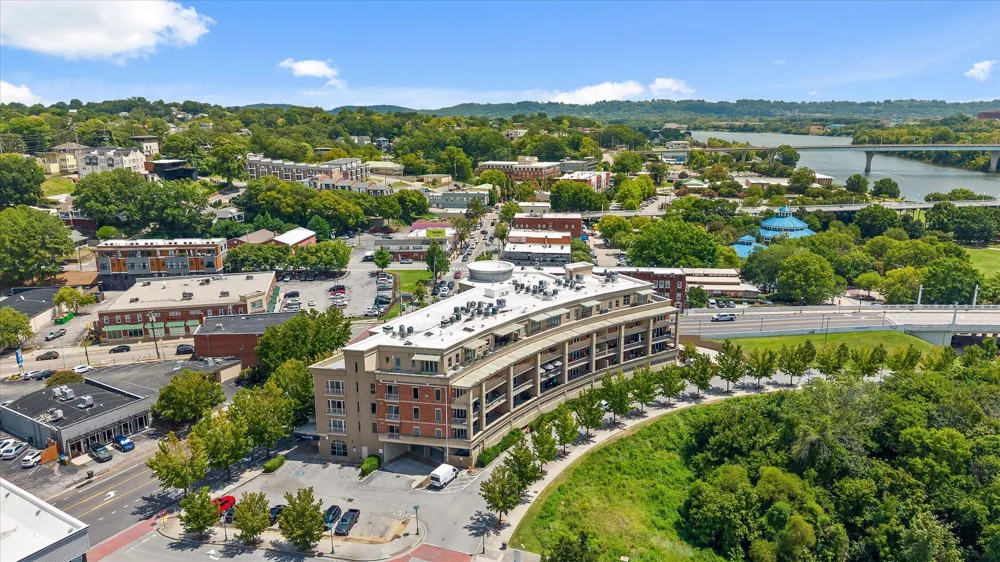 4 Cherokee Boulevard Chattanooga, TN 37405