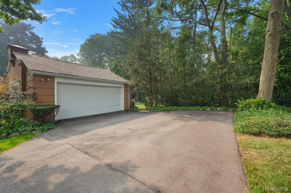 4170 Sandy Lane Bloomfield Hills City, MI 48301