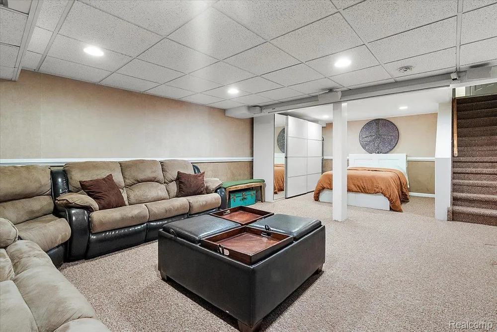 4170 Sandy Lane Bloomfield Hills City, MI 48301