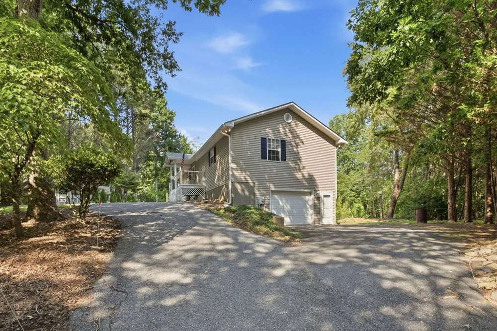 5111 Summerwood Lane Young Harris, GA 30582