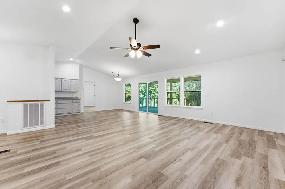 5111 Summerwood Lane Young Harris, GA 30582