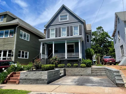 323 Montgomery Street