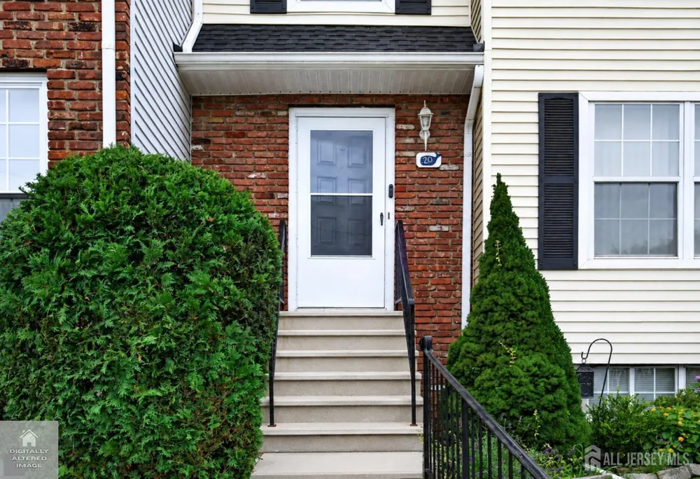 20 Karwatt Court Sayreville, NJ 08872