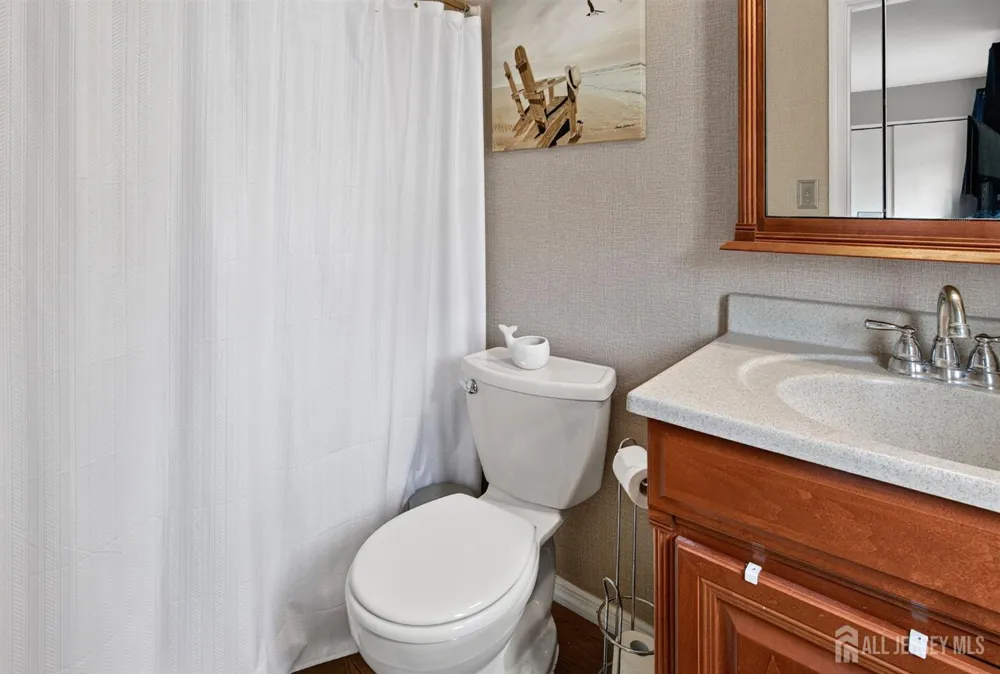 20 Karwatt Court Sayreville, NJ 08872