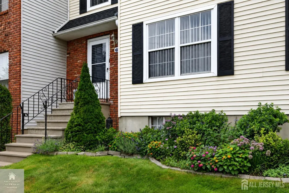 20 Karwatt Court Sayreville, NJ 08872