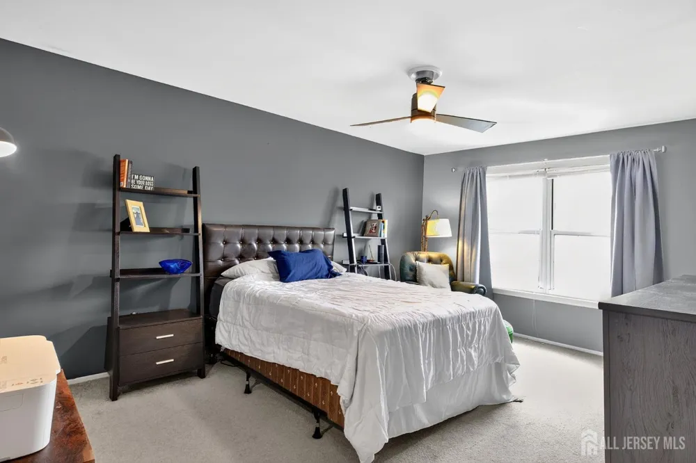 20 Karwatt Court Sayreville, NJ 08872
