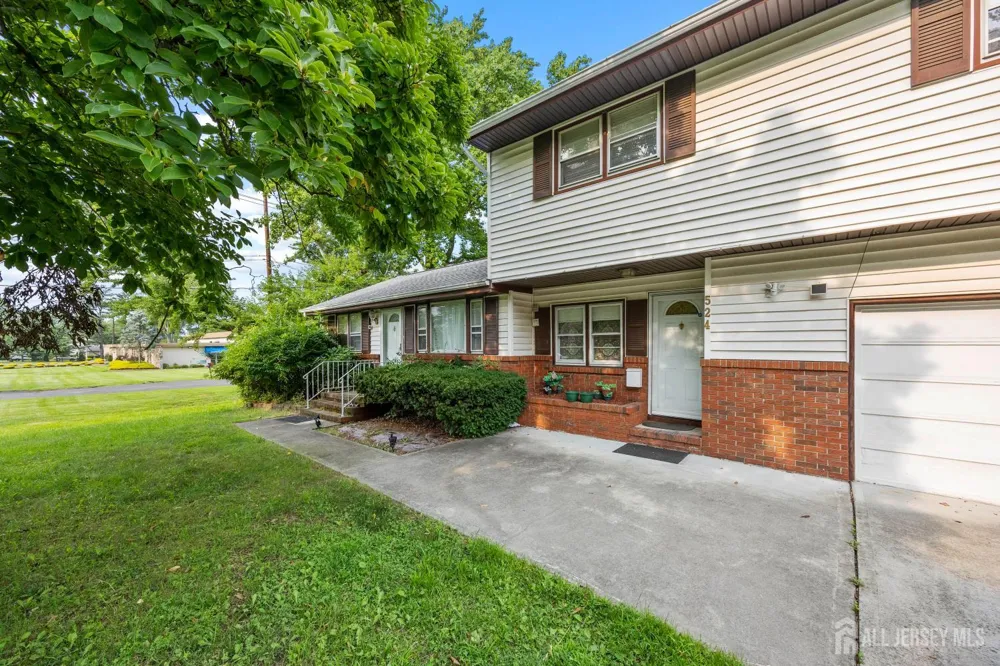 524 Lloyd Road Matawan, NJ 07747