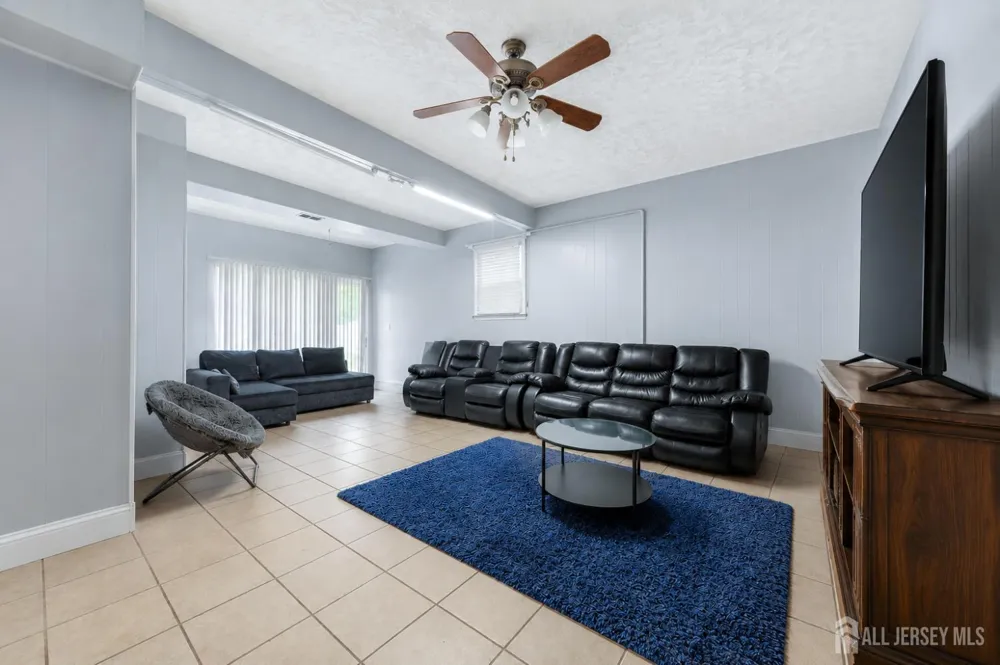 524 Lloyd Road Matawan, NJ 07747