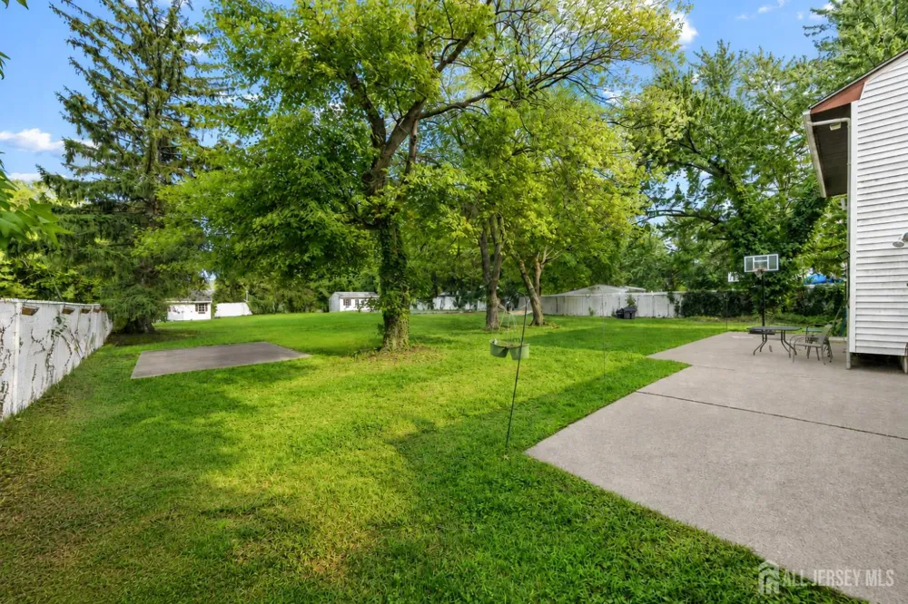 524 Lloyd Road Matawan, NJ 07747