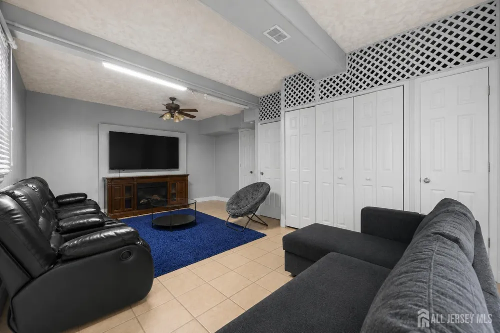 524 Lloyd Road Matawan, NJ 07747