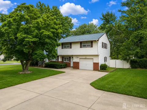 524 Lloyd Road
