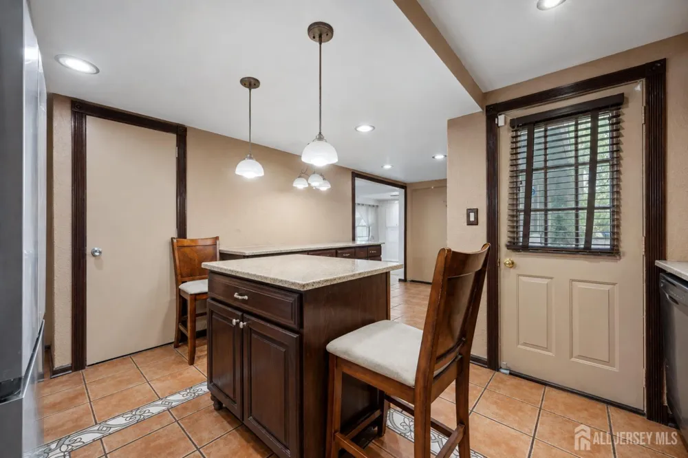 524 Lloyd Road Matawan, NJ 07747
