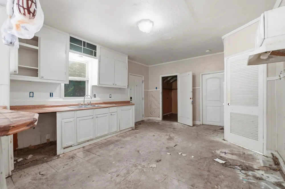 320 Kirven Avenue Waxahachie, TX 75165